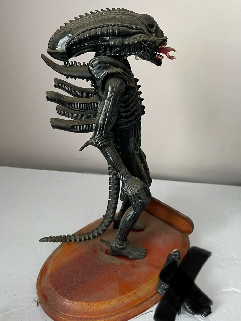 NECA? Aliens Ultimate Blue Xenomorph Warrior 9” Figure attach On Base Read Info
